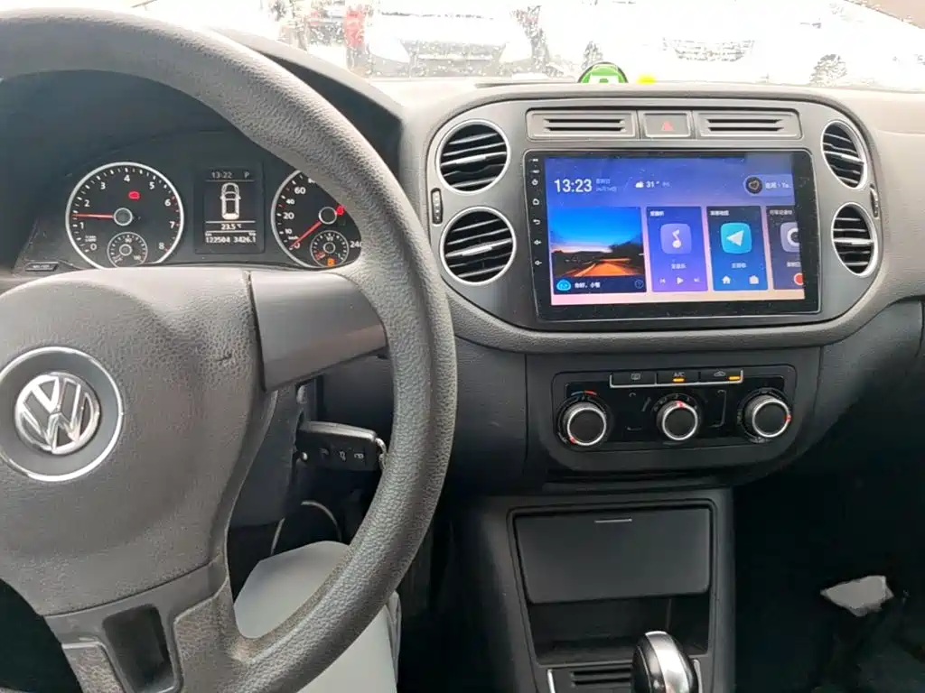 Volkswagen Tiguan 2015 — фото 10