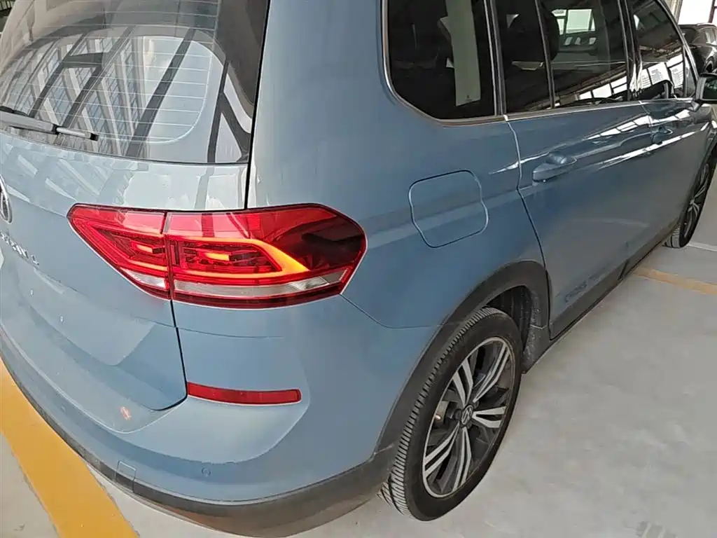 Volkswagen Touran 2020 — фото 8