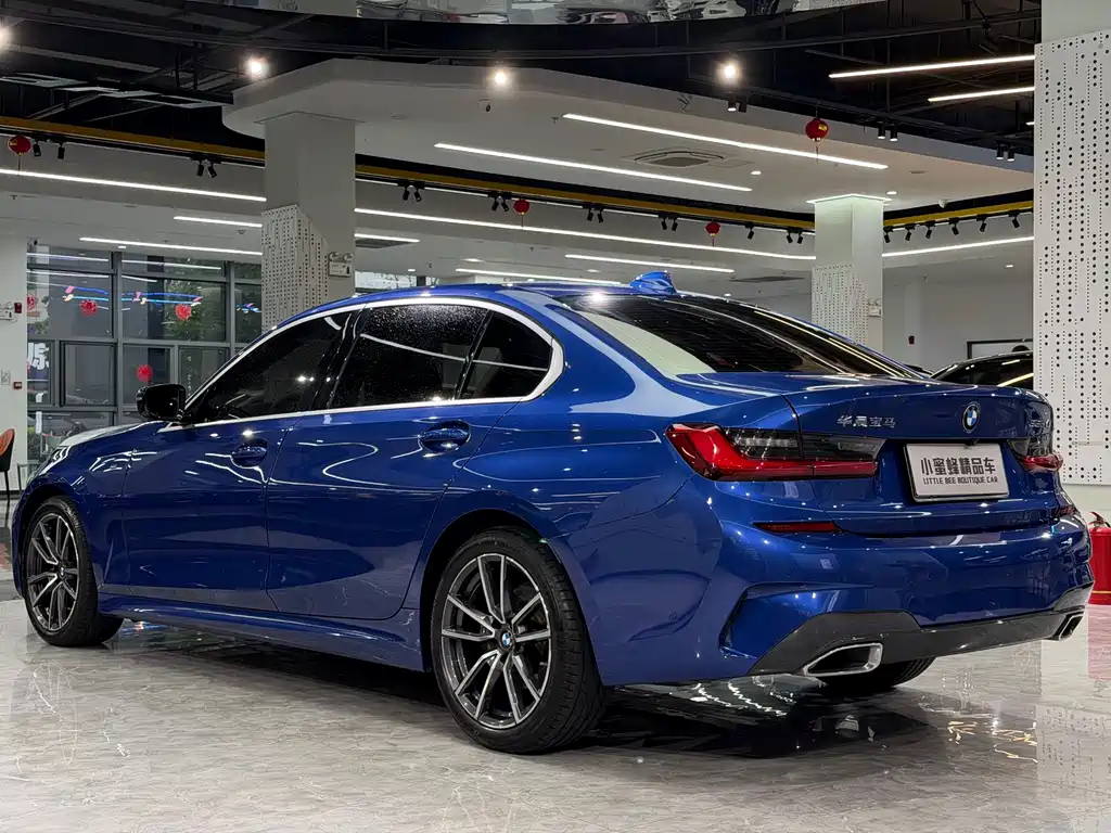 BMW 3 Series 2019 — фото 14