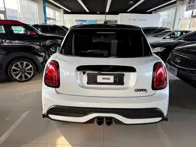 MINI MINI 2023