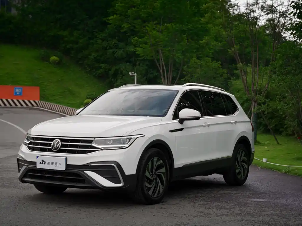 Volkswagen Tiguan L 2021 — фото 1