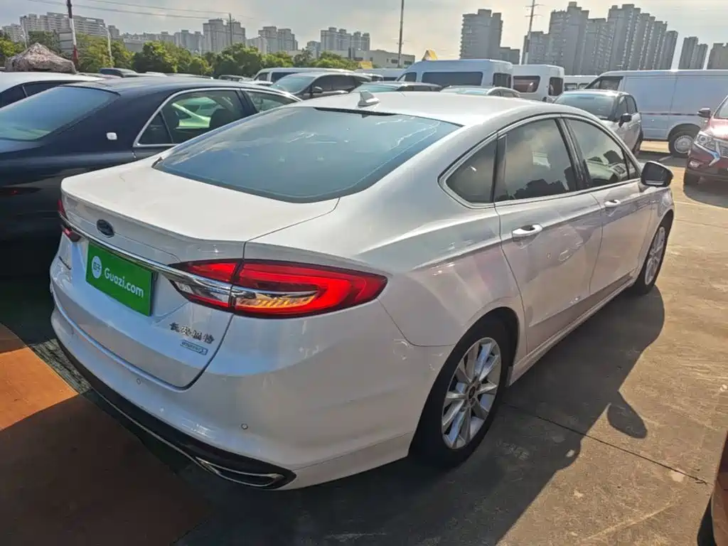 Ford Mondeo 2018 — фото 7