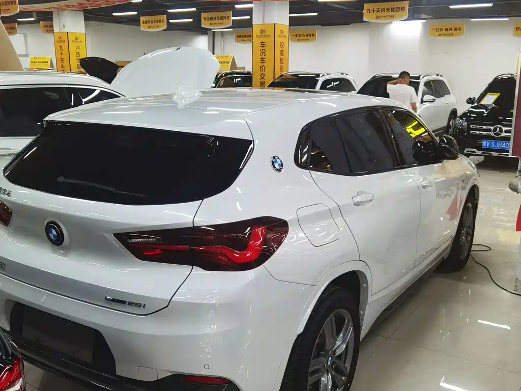 BMW X2 2023 — фото 15
