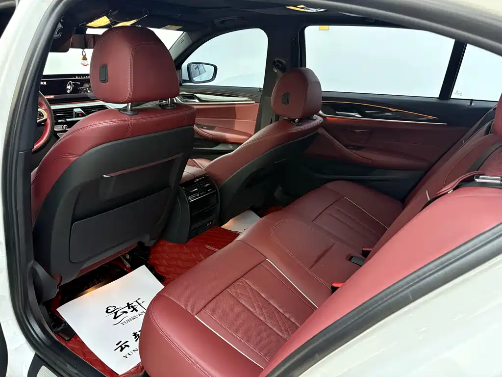 BMW 5 Series 2022 — фото 15