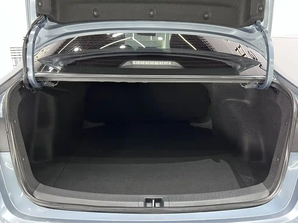 Toyota Corolla 2023 — фото 18