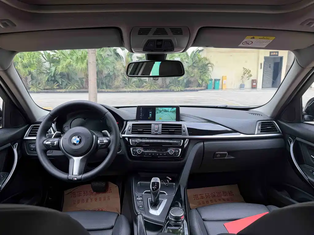 BMW 3 Series 2018 — фото 16