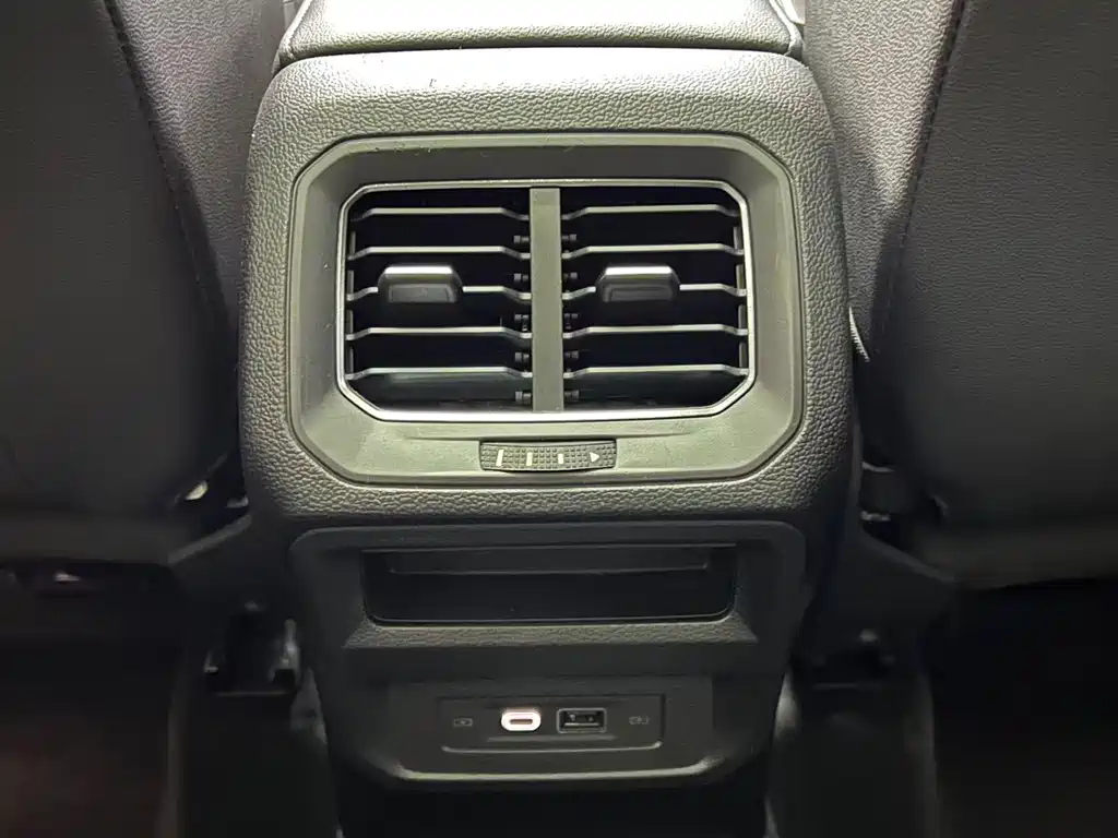 Volkswagen Tiguan L 2023 — фото 16