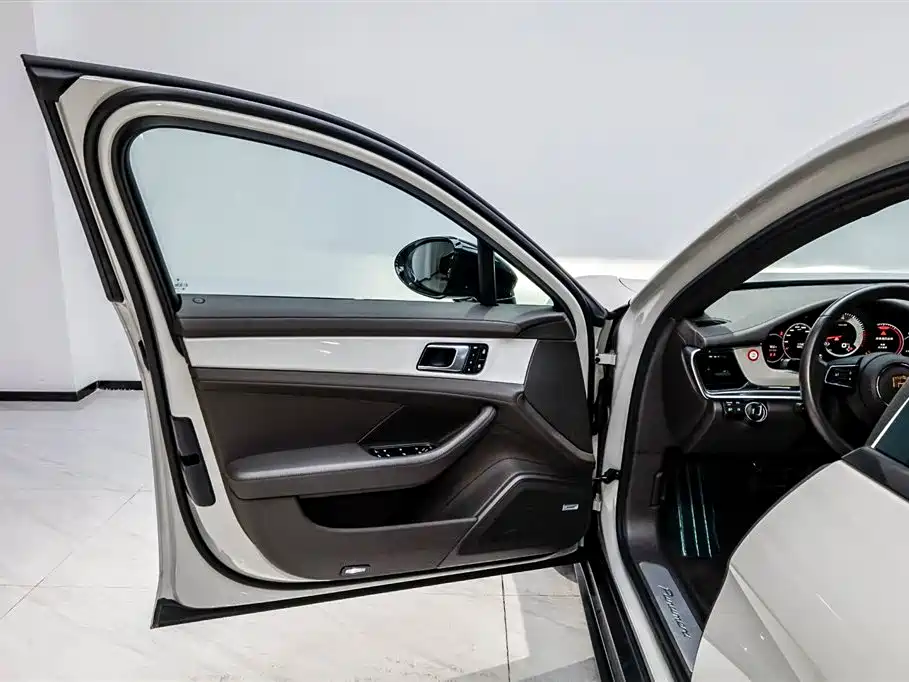 Porsche Panamera 2022 — фото 8