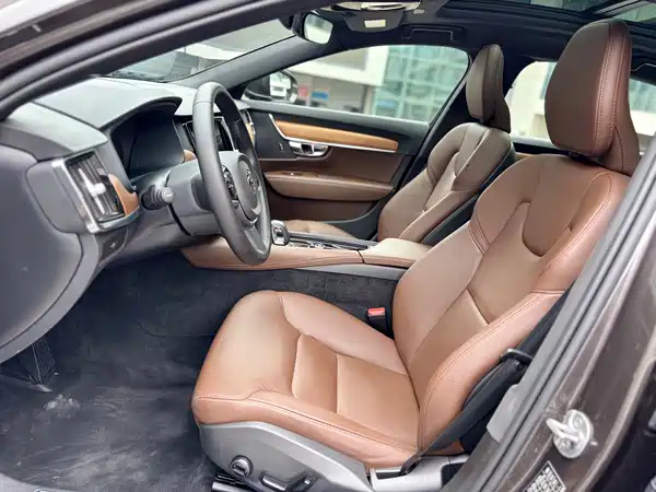 Volvo S90 2024