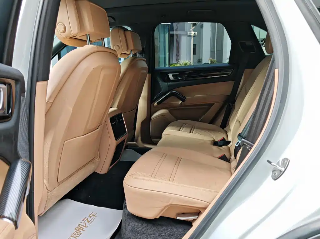 Porsche Cayenne 2018 — фото 16