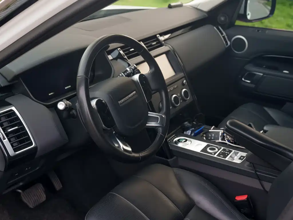 Land Rover Discovery 2020 — фото 9