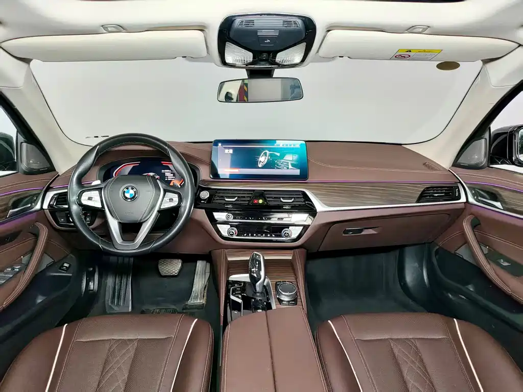 BMW 5 Series 2023 — фото 19