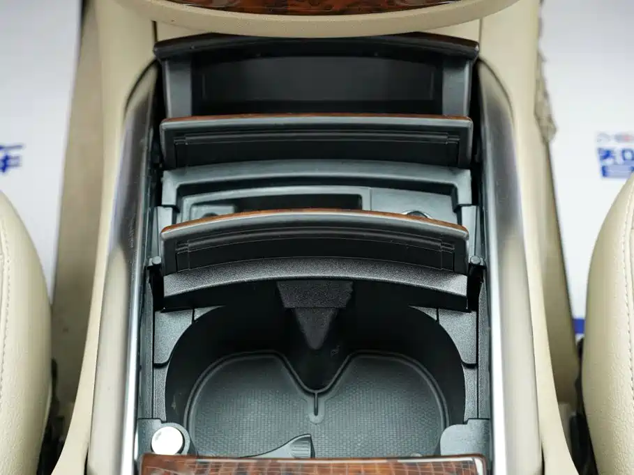 Mercedes-Benz R-Class 2011 — фото 23
