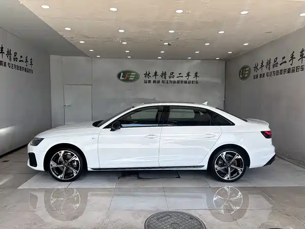 Audi A4L 2025