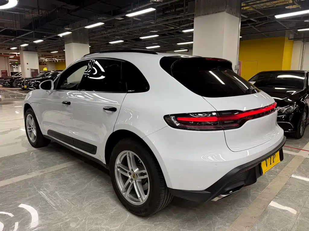 Porsche Macan 2021 — фото 13