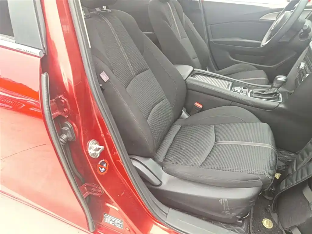 Mazda 3 Axela 2018 — фото 25