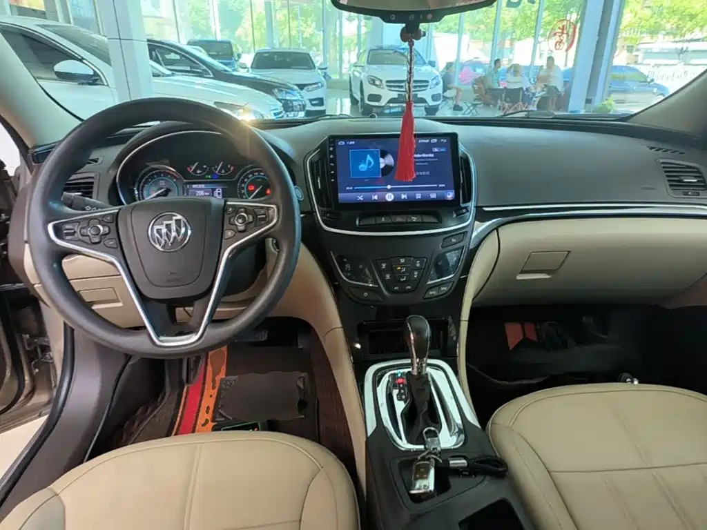 Buick Regal 2016 — фото 10