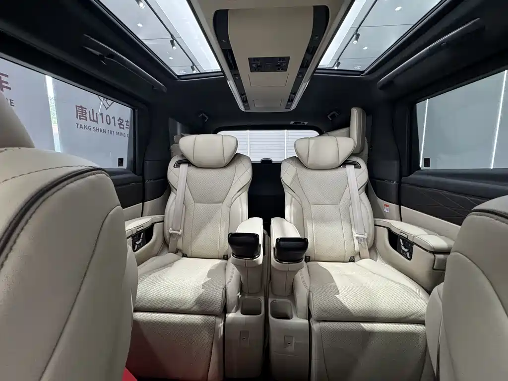 Toyota Alphard 2024 — фото 29