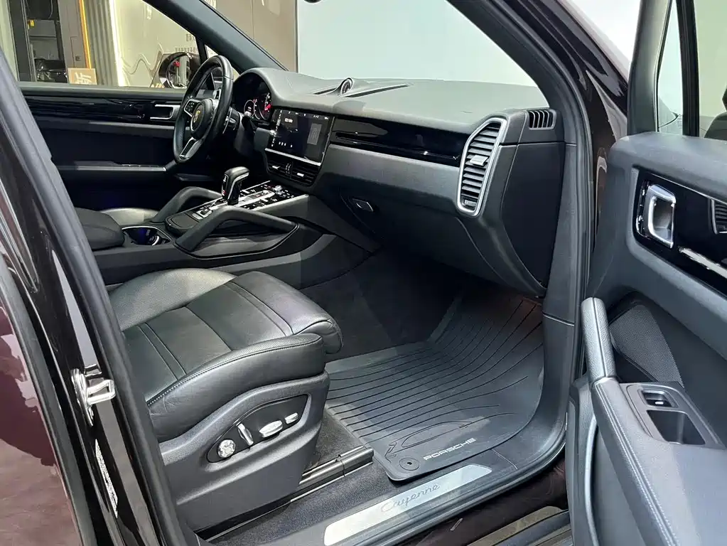 Porsche Cayenne 2018 — фото 20