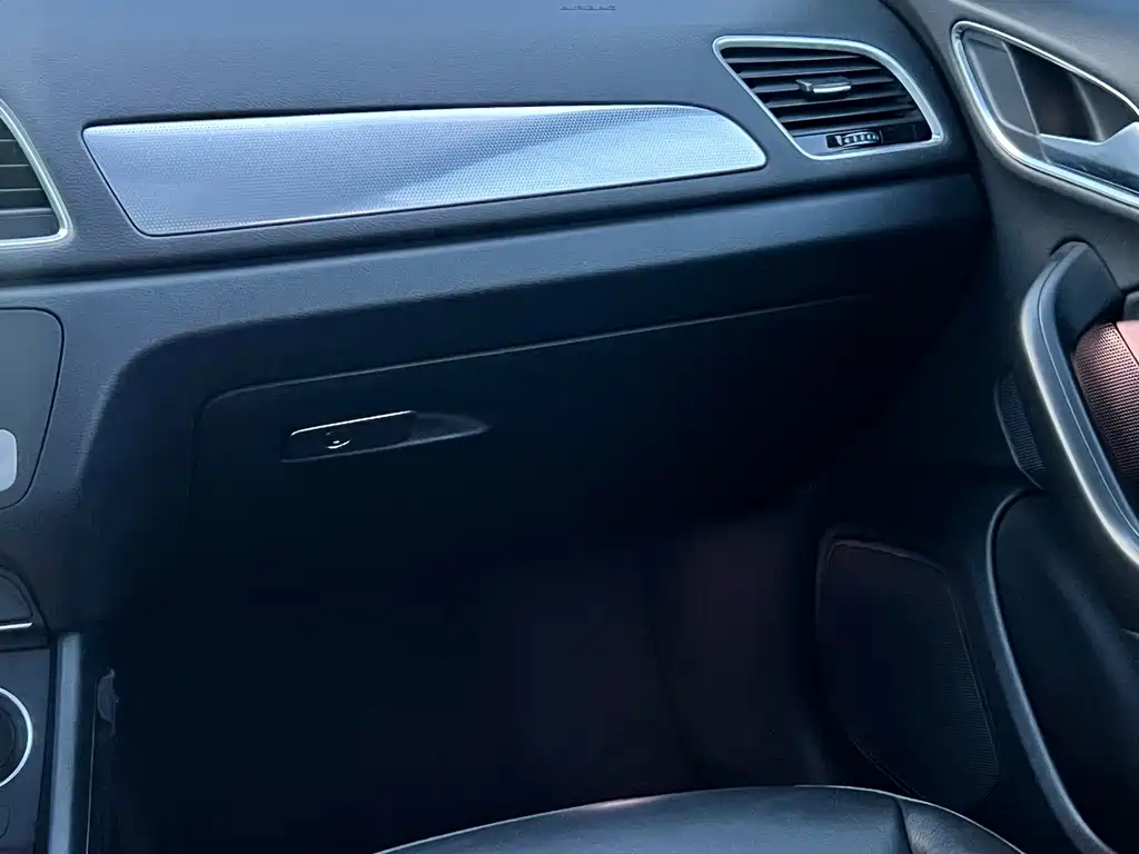 Audi Q3 2016 — фото 13