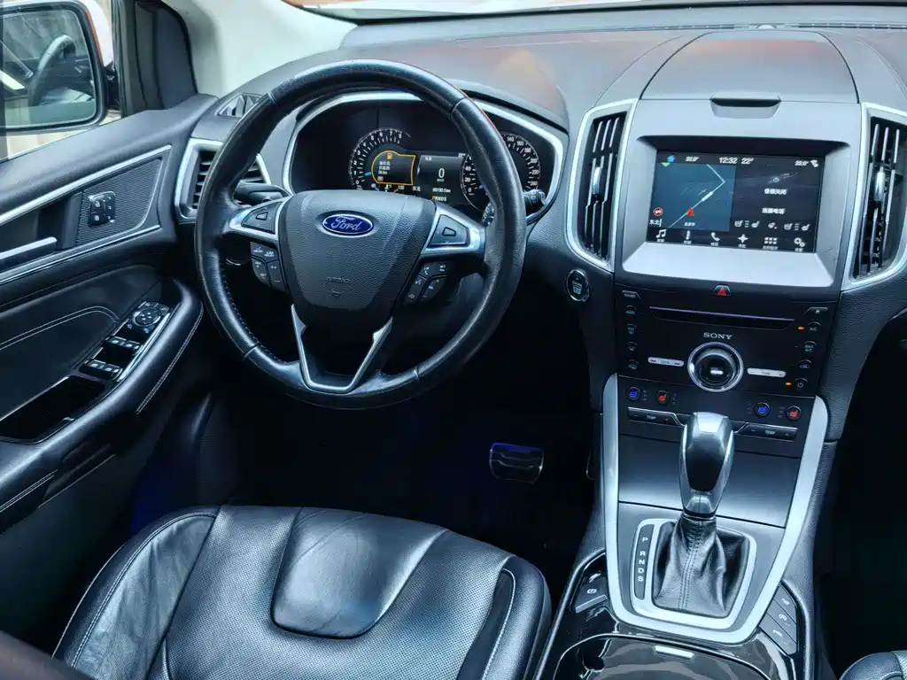 Ford Edge 2016 — фото 22