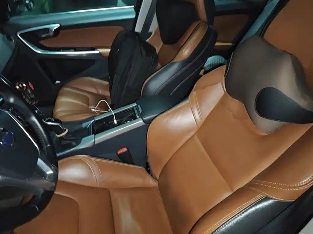 Volvo V60 2015 — фото 8