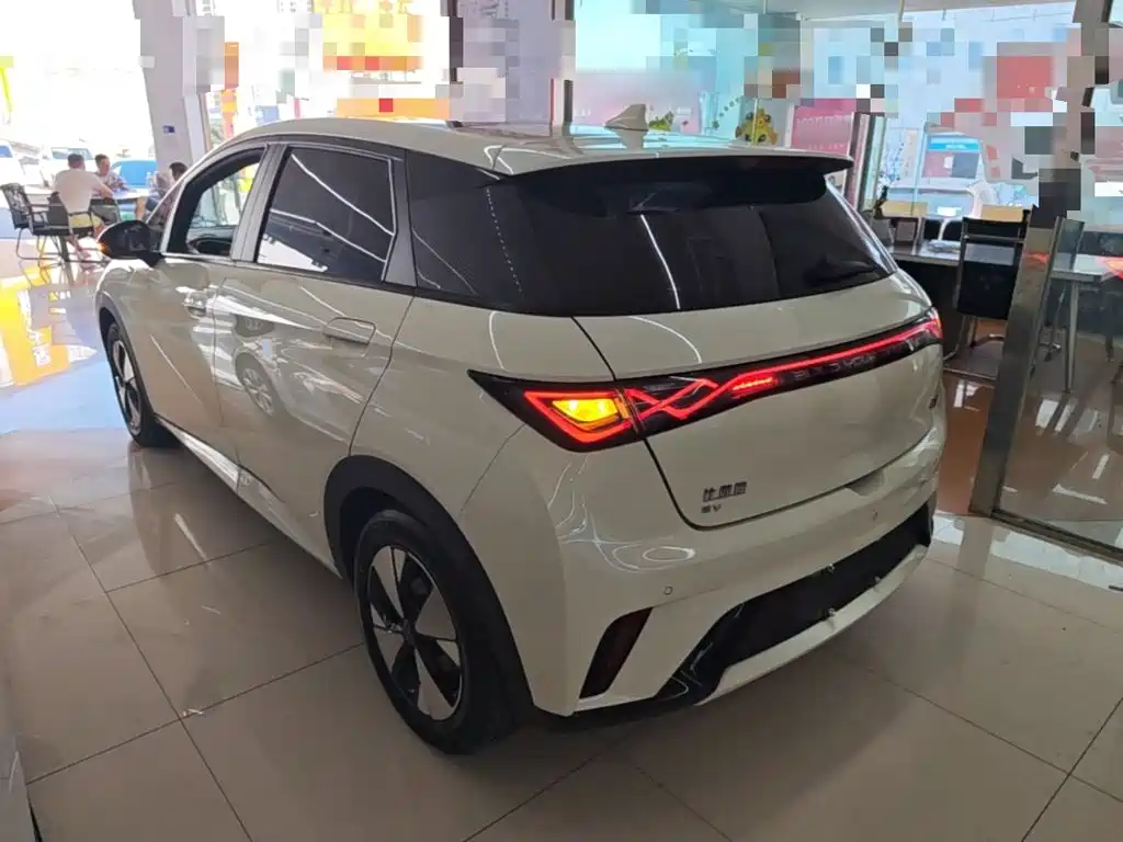 BYD Dolphin 2023