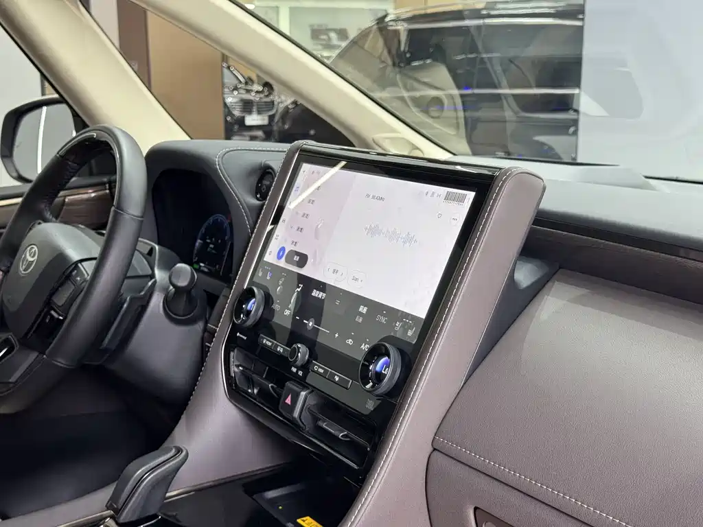Toyota Alphard 2024 — фото 21