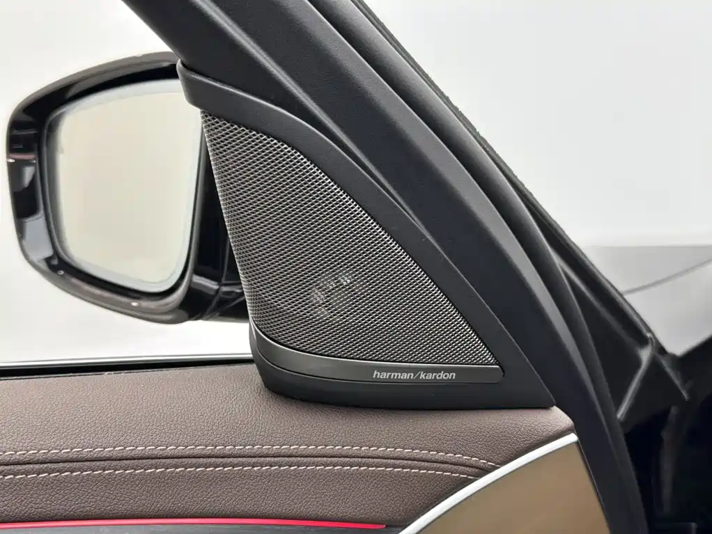 BMW 5 Series 2022 — фото 15