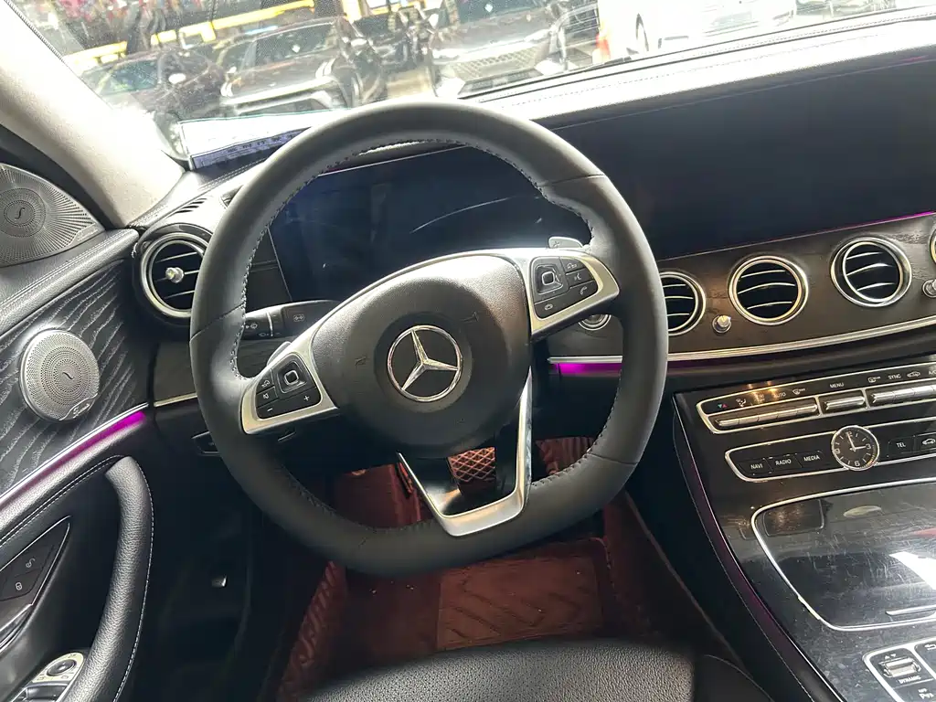 Mercedes-Benz E-Class 2017 — фото 13