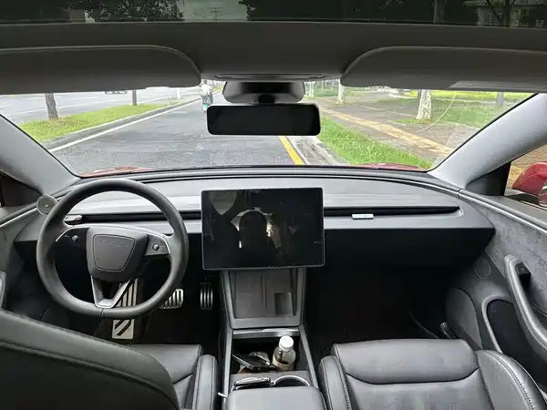 Tesla Model 3 2025