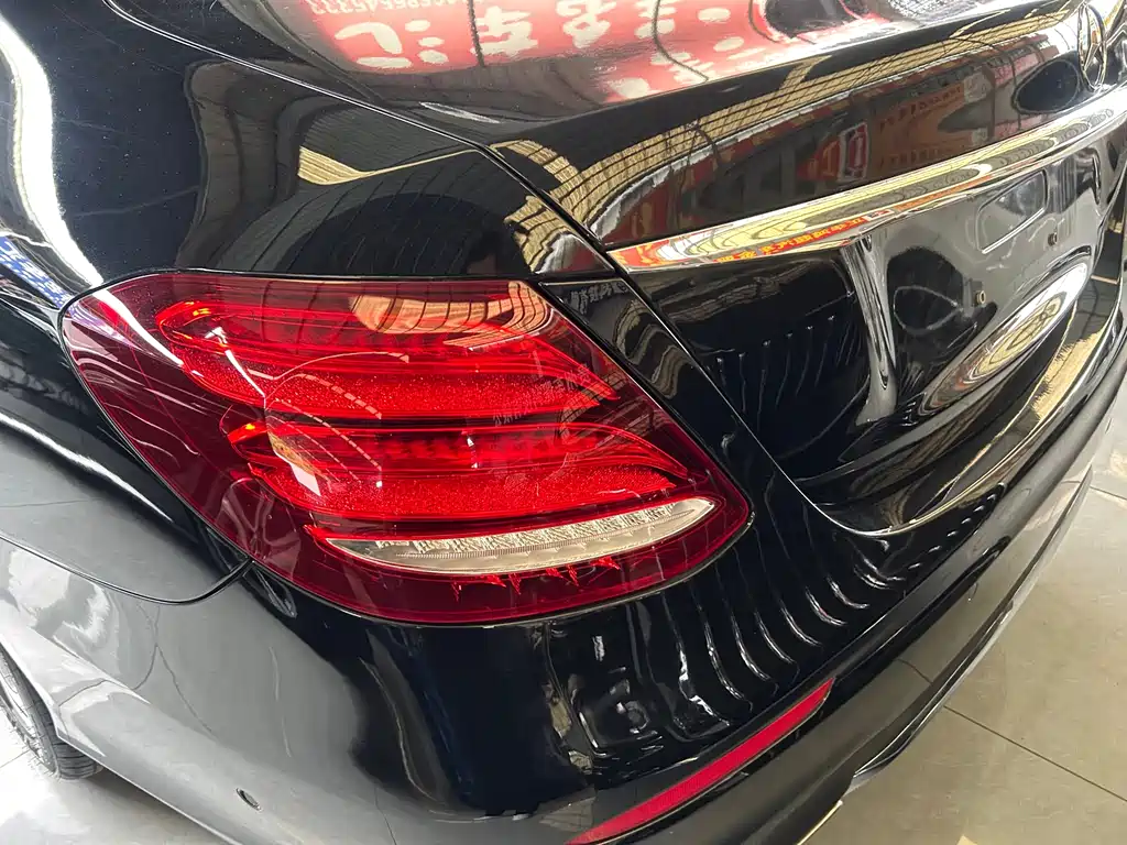 Mercedes-Benz E-Class 2017 — фото 15