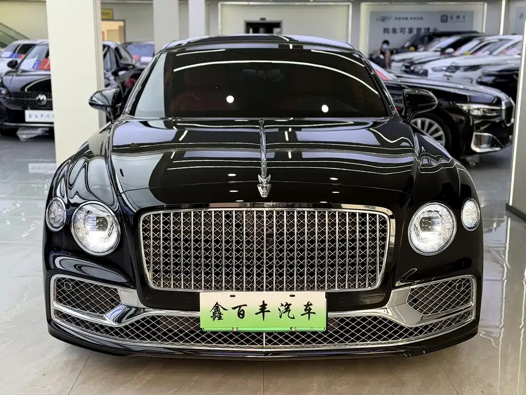 Bentley Flying Spur Plug-In Hybrid 2023 — фото 2