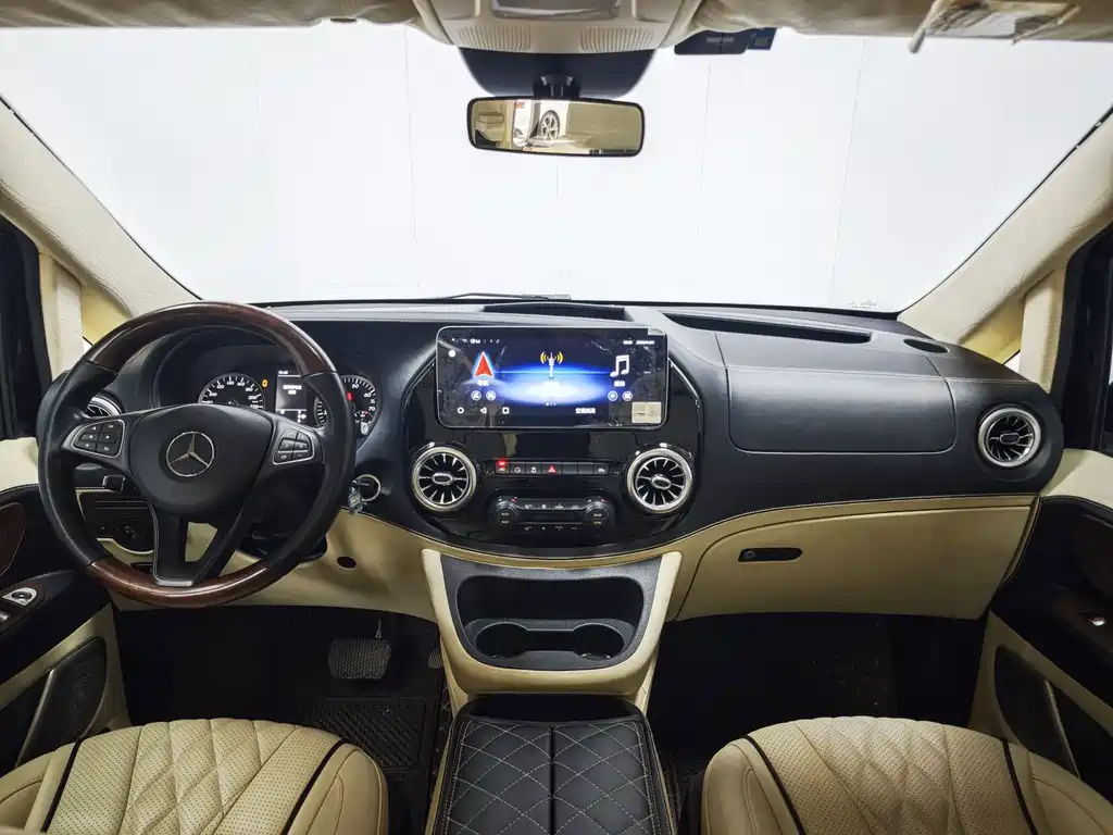 Mercedes-Benz V-Class 2020 — фото 9