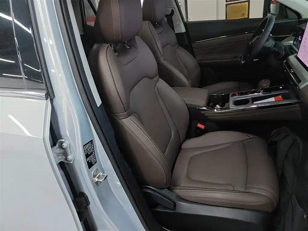 GAC Motor Trumpchi GS4 2025 — фото 25