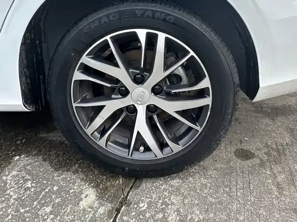 Geely Emgrand 2023