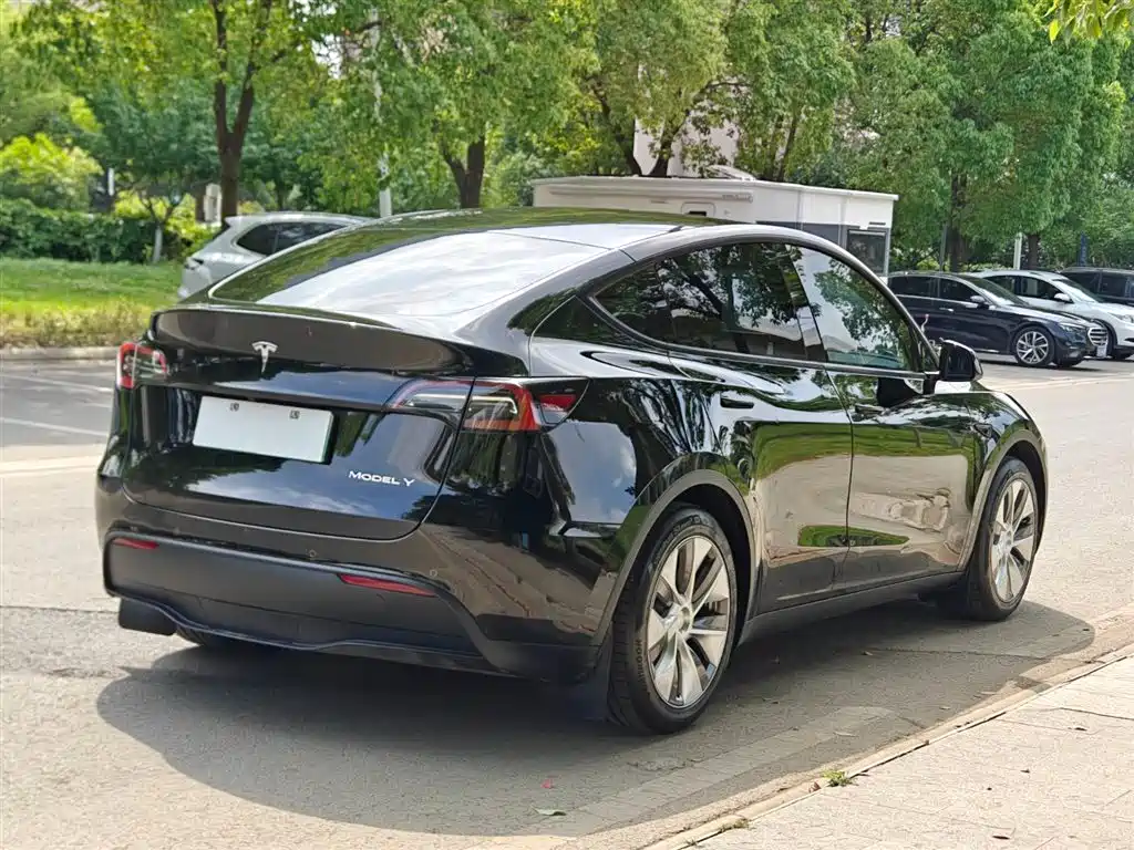 Tesla Model Y 2022 — фото 7