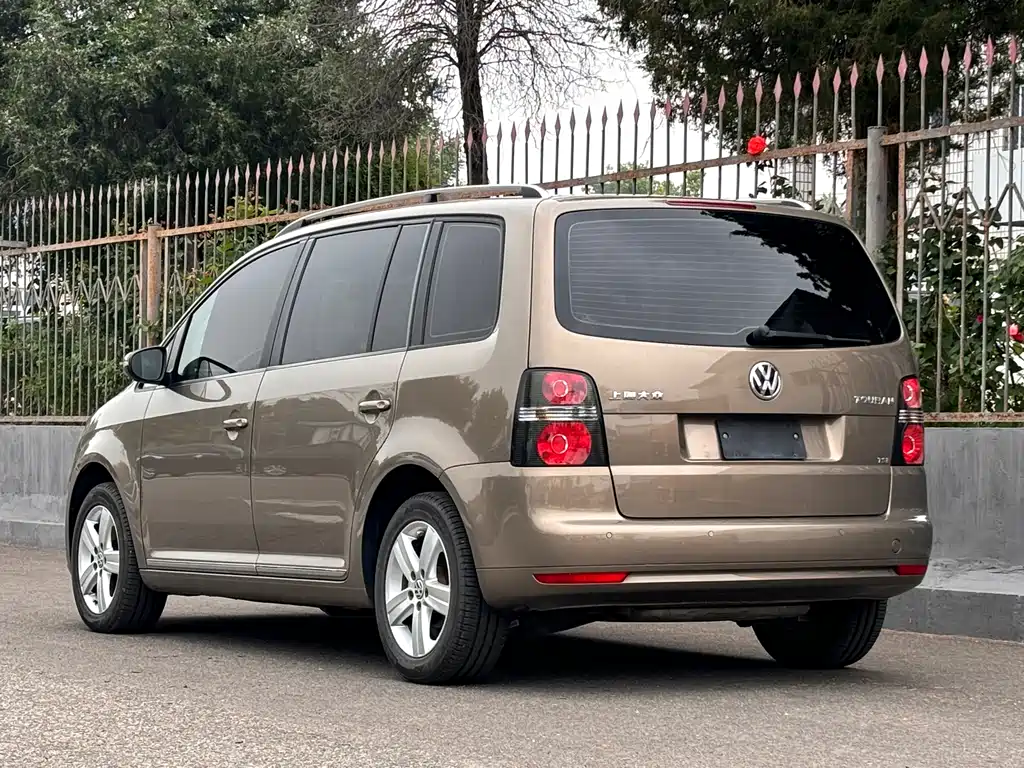 Volkswagen Touran 2015 — фото 3