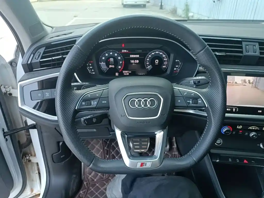 Audi Q3 Sportback 2021 — фото 11