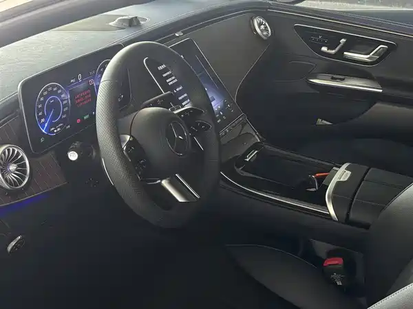 Mercedes-Benz EQE 2025