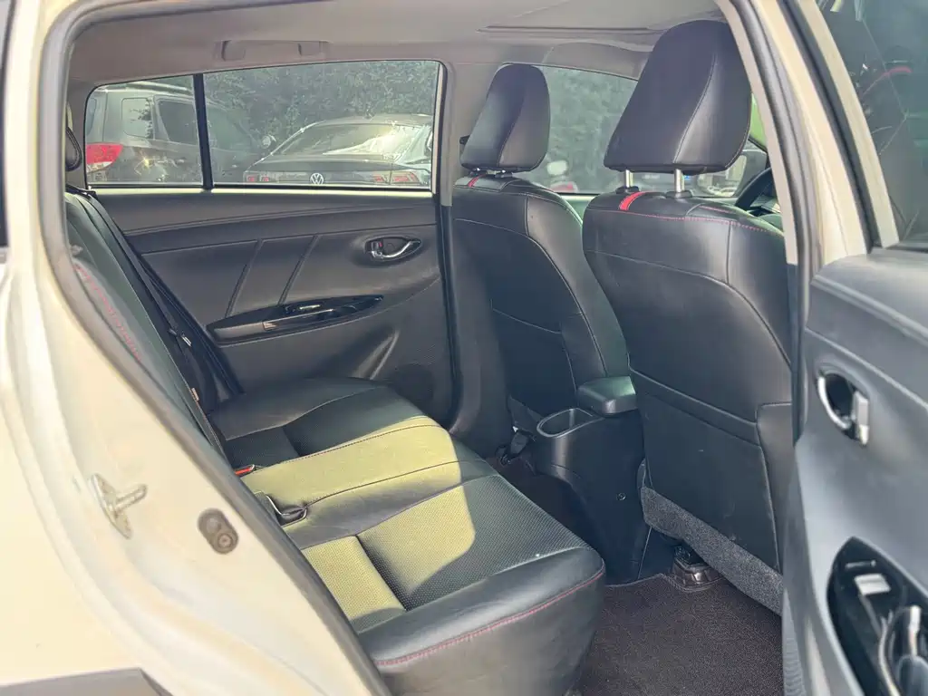 Toyota Yaris L 2022