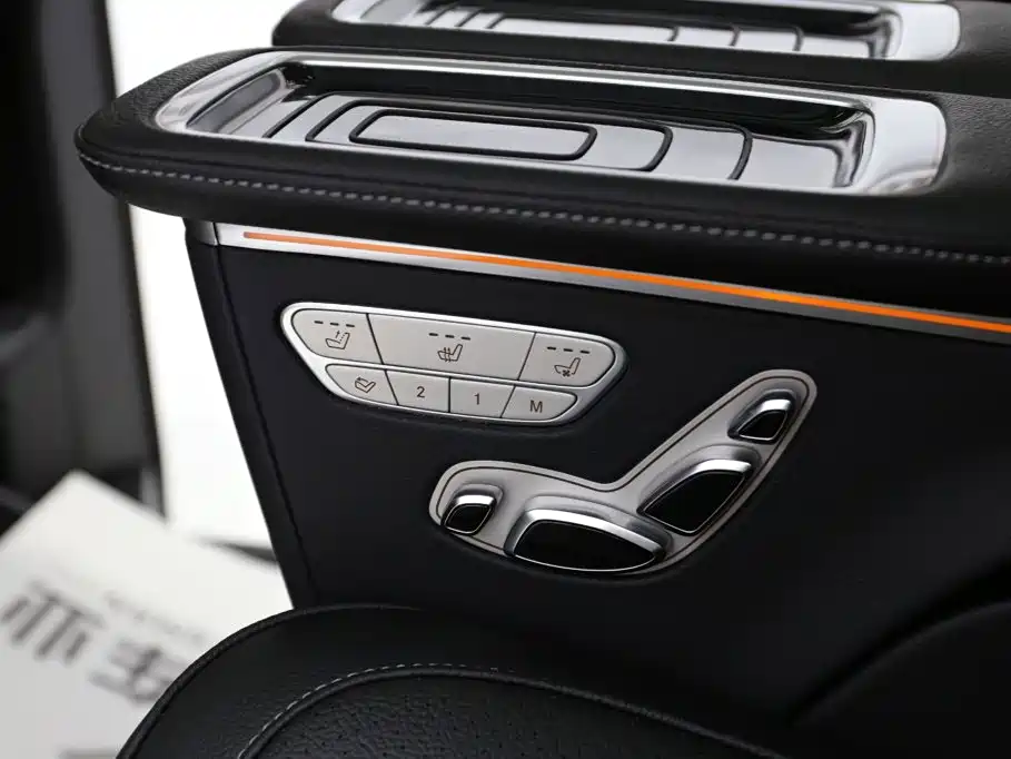 Mercedes-Benz V-Class 2022 — фото 19