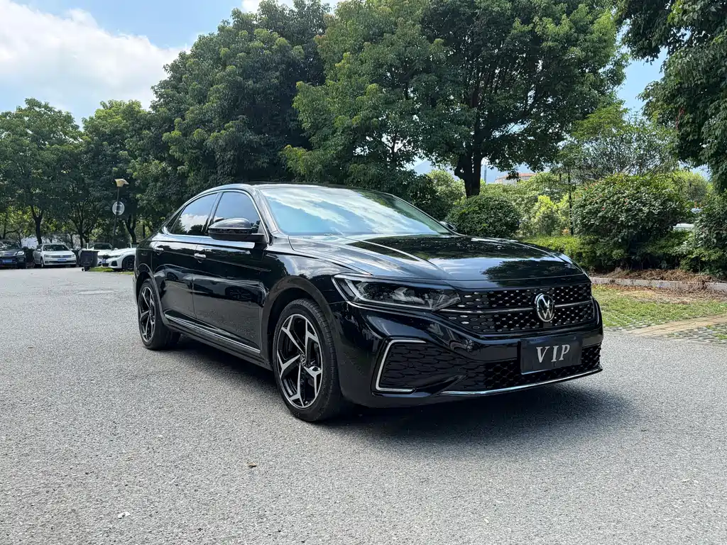 Volkswagen Passat 2024
