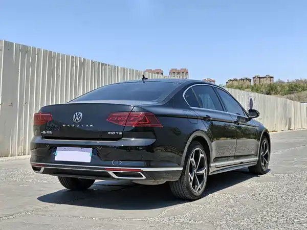 Volkswagen Magotan 2025
