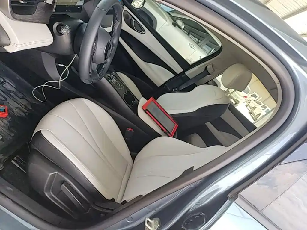 BYD Seal 05 DM-i 2025 — фото 15