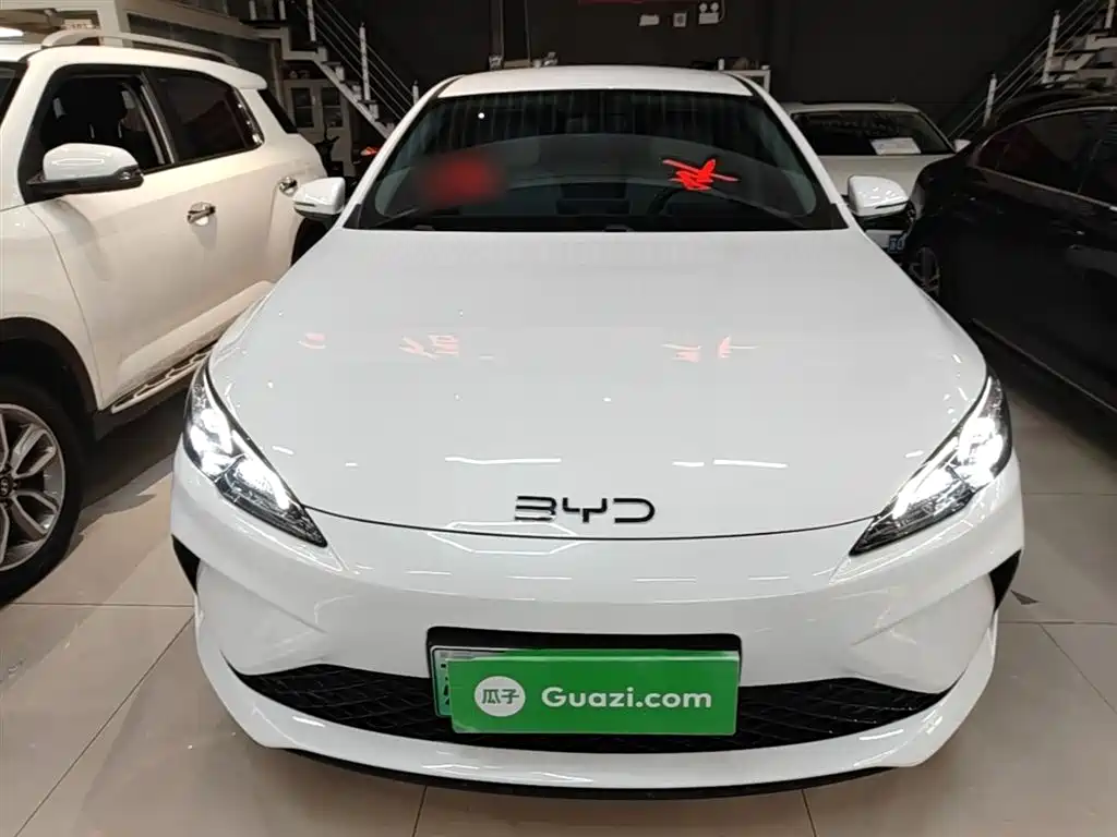 BYD Seal 05 DM-i 2025 — фото 3