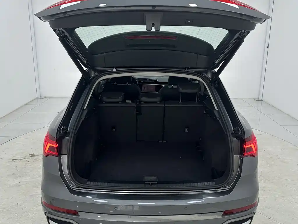 Audi Q3 2023 — фото 16