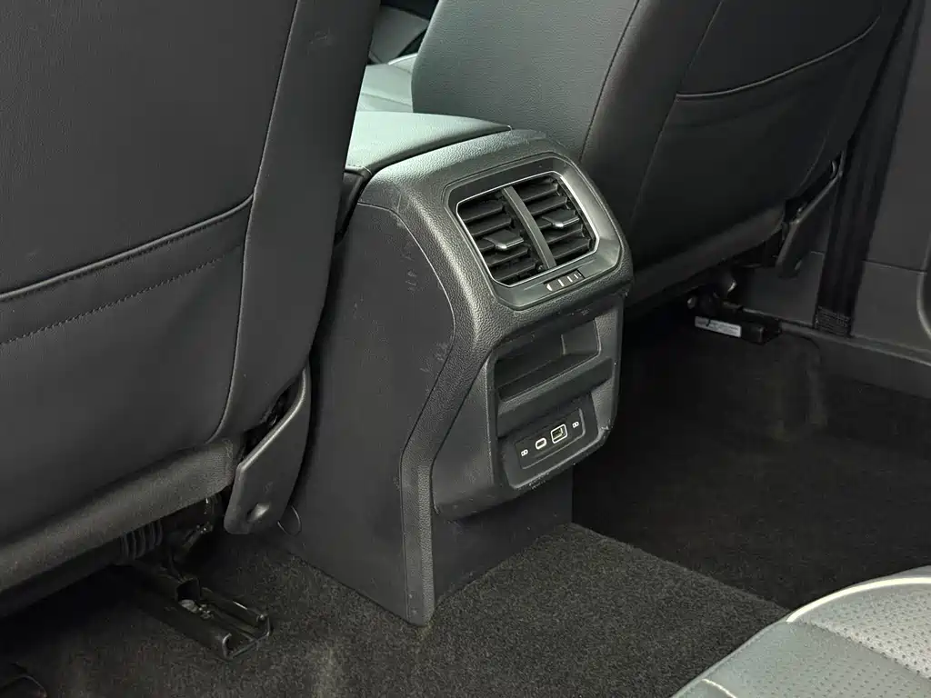 Volkswagen Tiguan L 2023 — фото 15