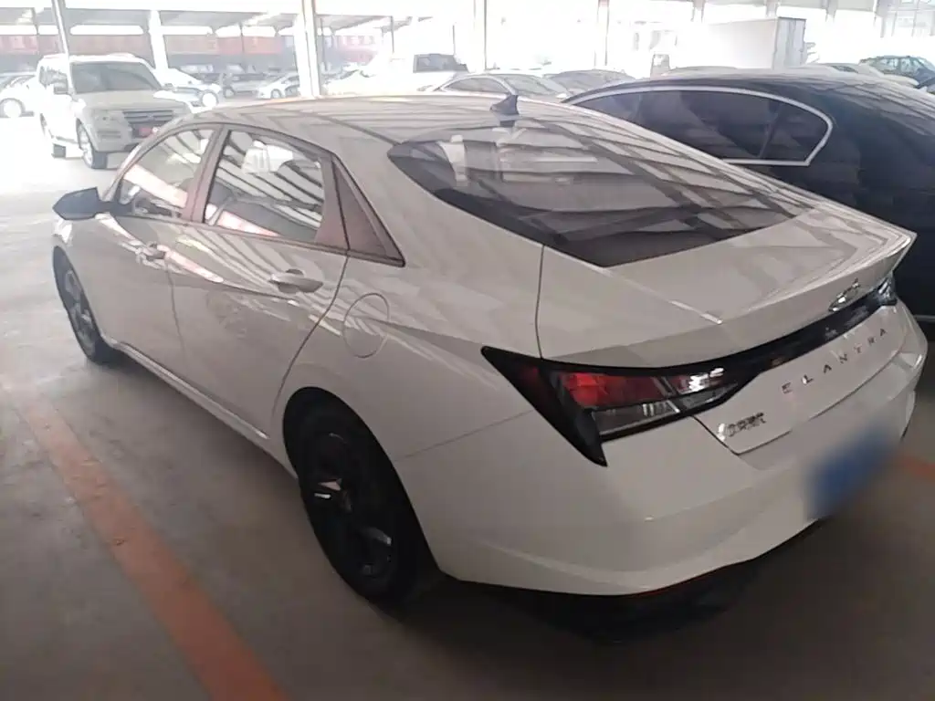Hyundai Elantra 2023