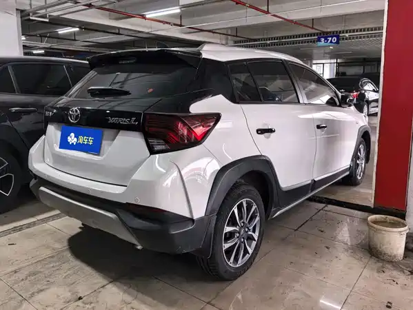 Toyota Yaris L 2023